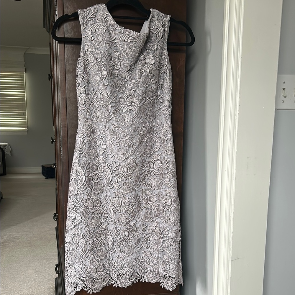 Elegant Lace Sleeveless Dress - Gray